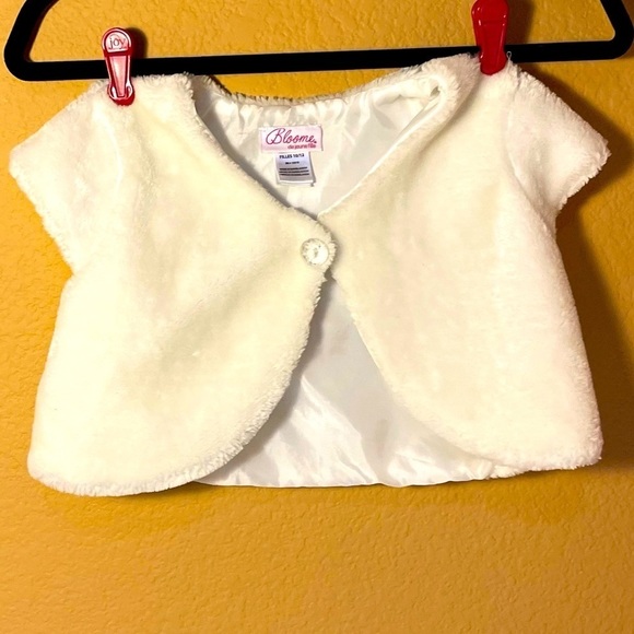BLOOME DE JEUNE FILLE White Faux Fur Cropped Jacket Girls Size 10-12 - Picture 5 of 11